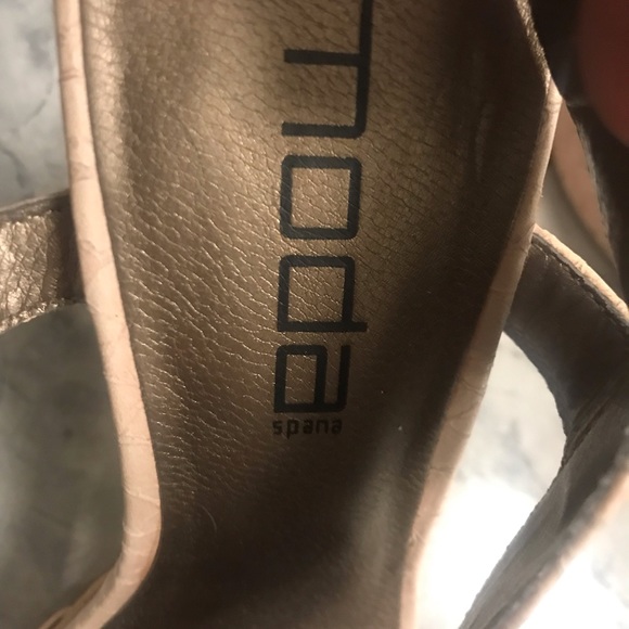 Women’s High Heel Sandals - Picture 5 of 10